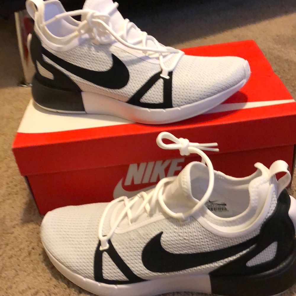 NIKE DUEL RACER